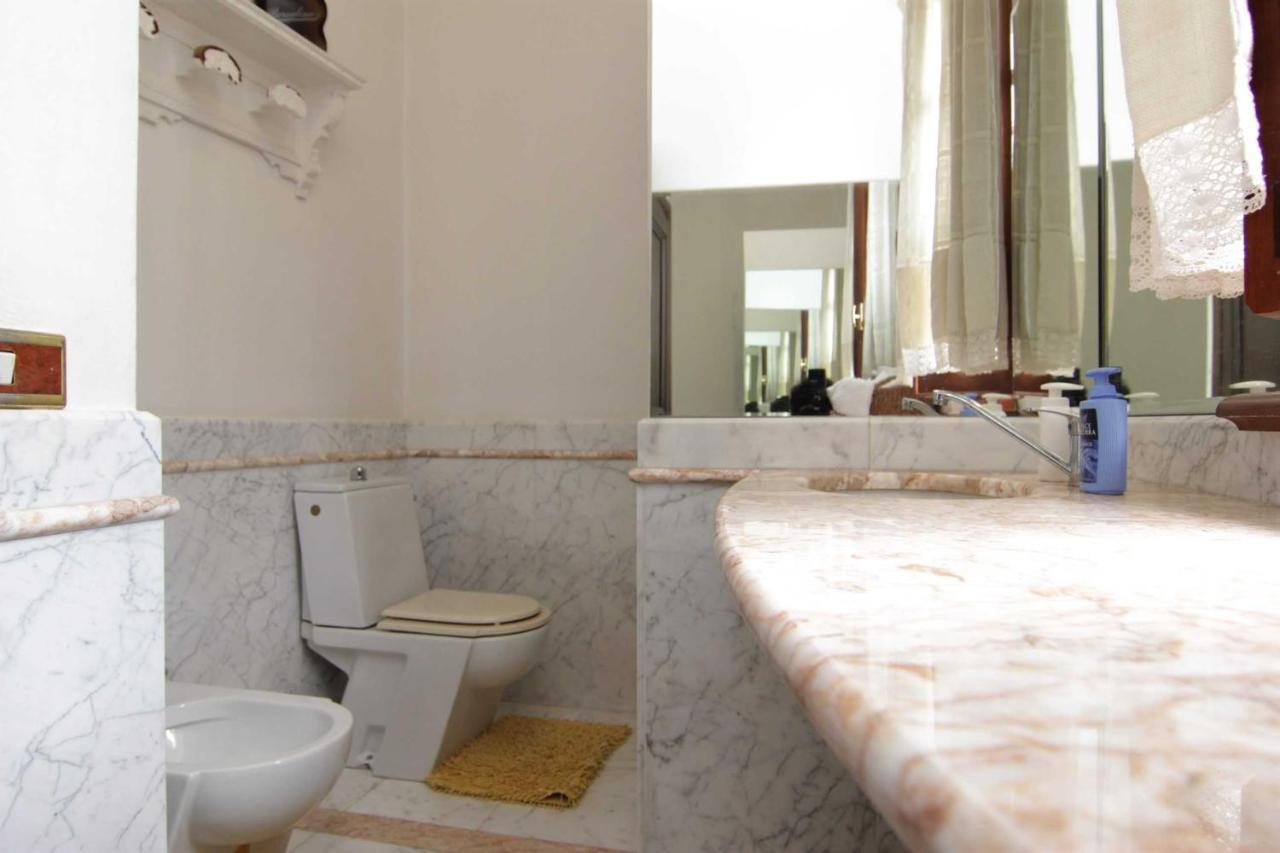 L'Arrocco Bed And Breakfast マリーナ・ディ・カッラーラ エクステリア 写真