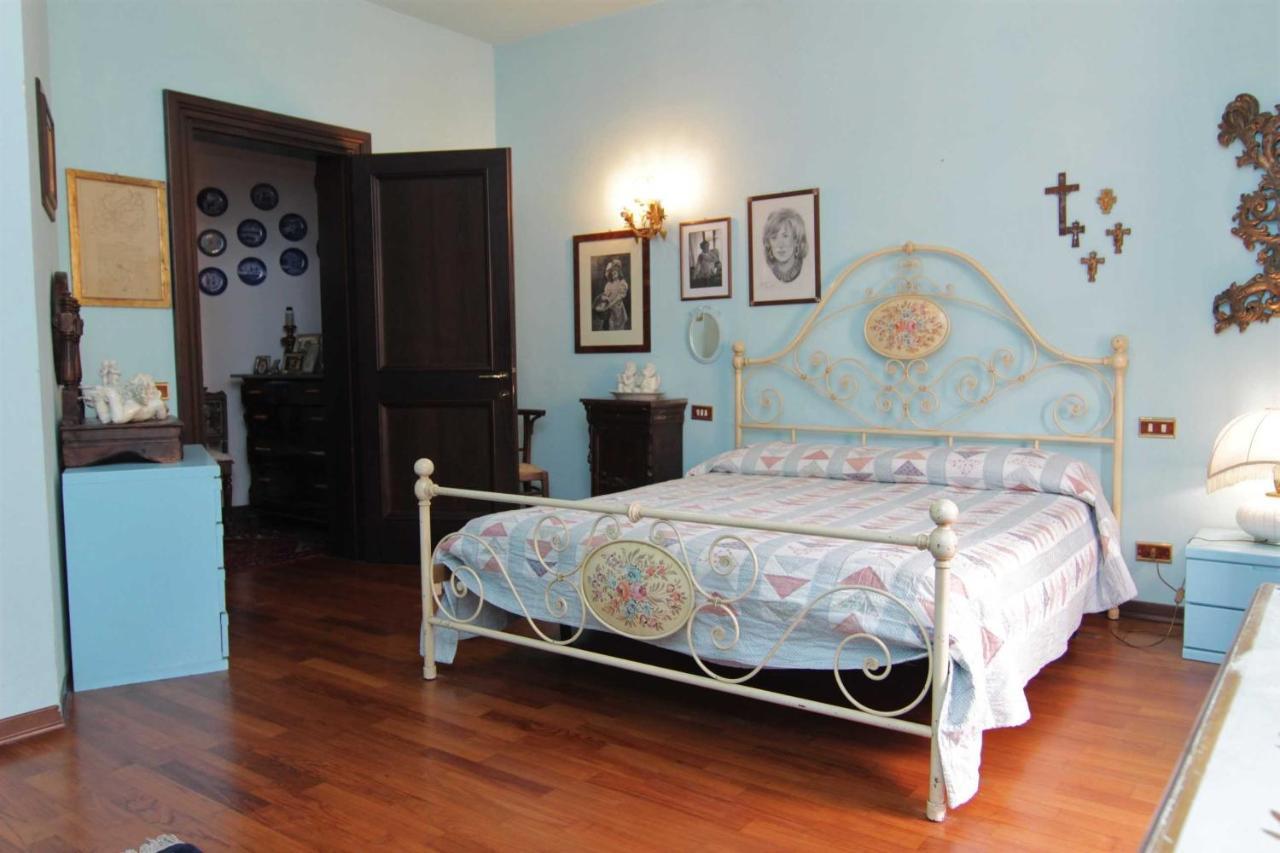 L'Arrocco Bed And Breakfast マリーナ・ディ・カッラーラ エクステリア 写真