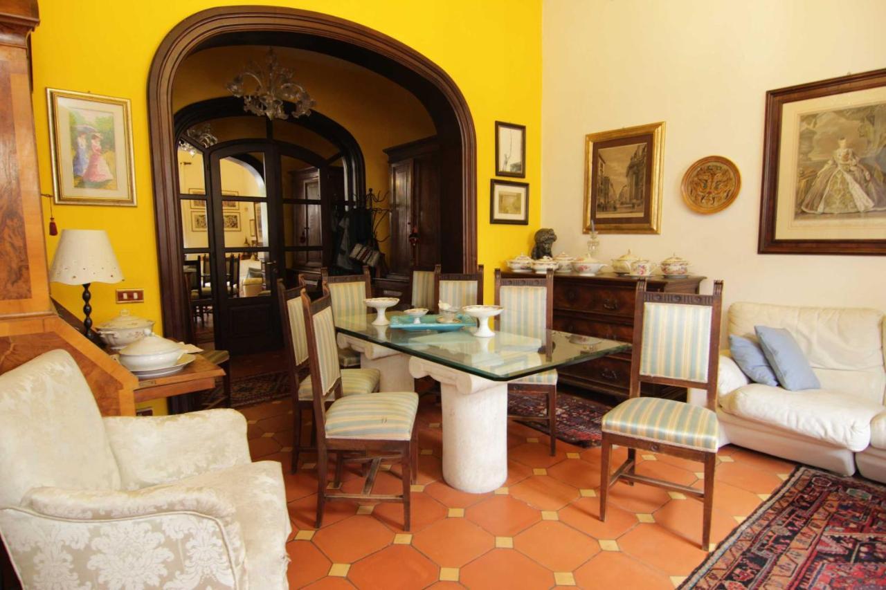 L'Arrocco Bed And Breakfast マリーナ・ディ・カッラーラ エクステリア 写真