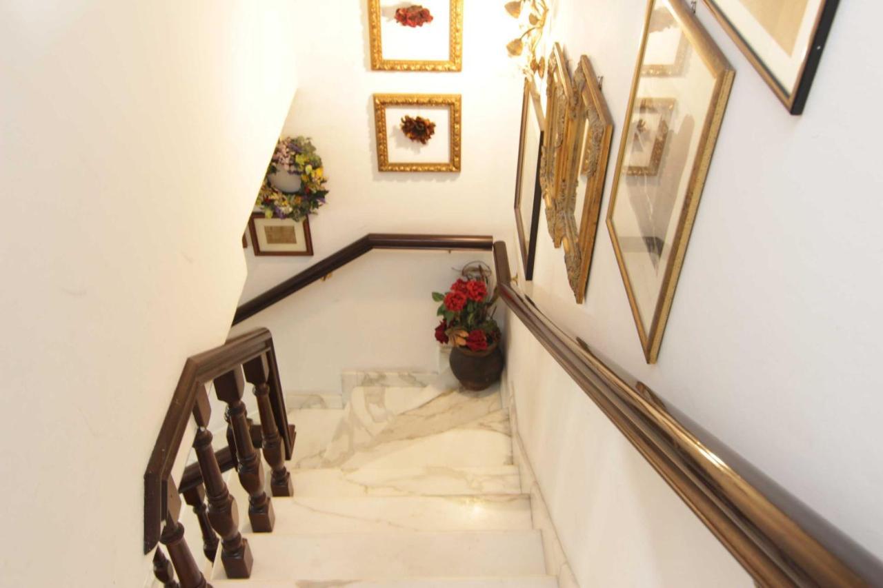 L'Arrocco Bed And Breakfast マリーナ・ディ・カッラーラ エクステリア 写真