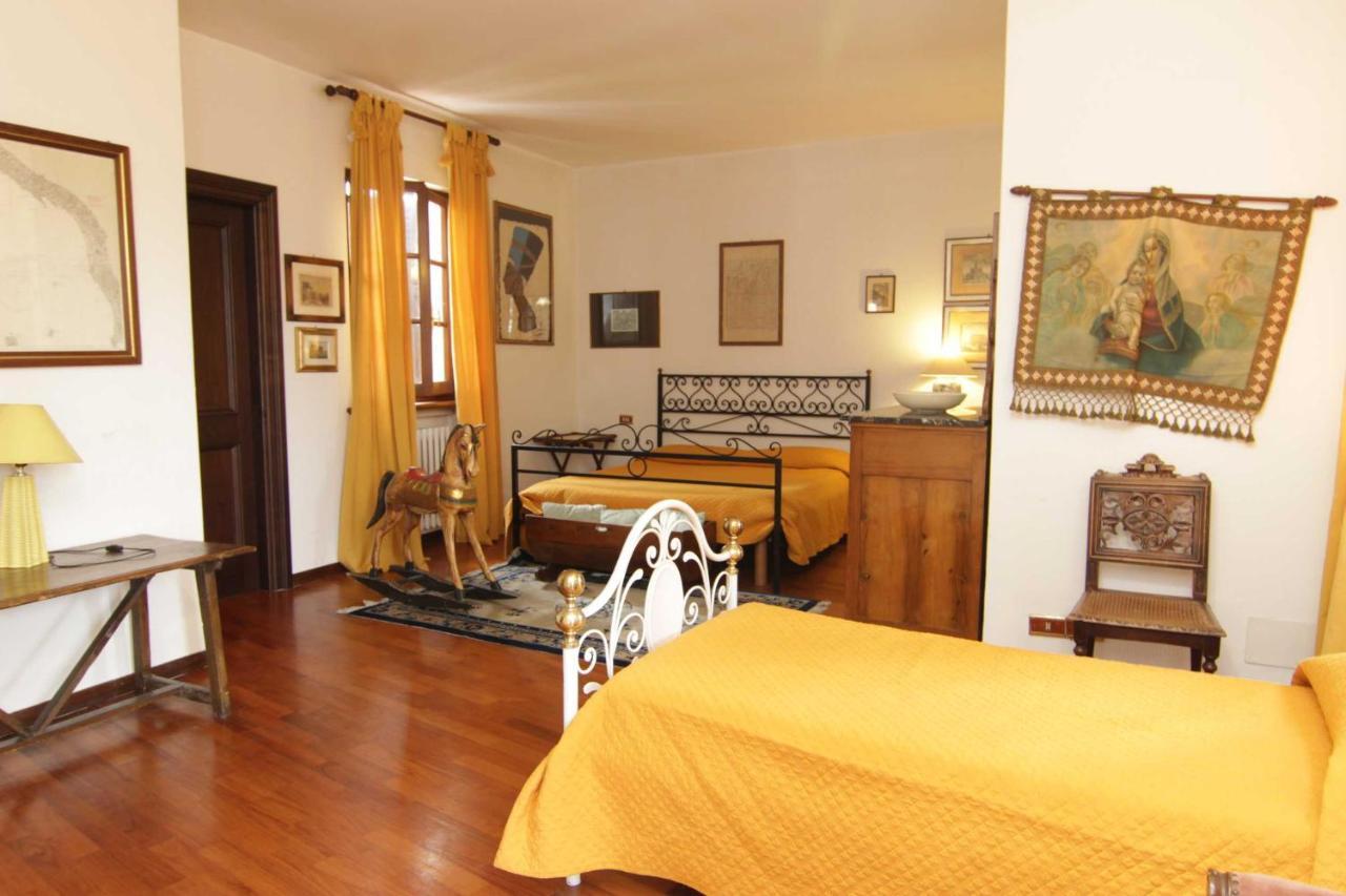 L'Arrocco Bed And Breakfast マリーナ・ディ・カッラーラ エクステリア 写真